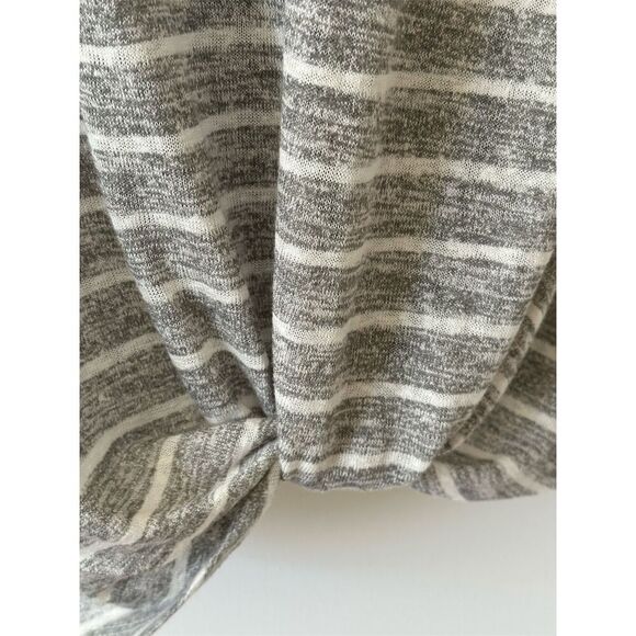 Caslon Women's XL Gray Striped V-Neck Short Sleeve Casual Top - Picture 4 of 8